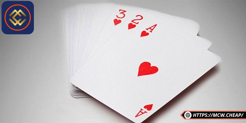 Một mẹo hữu ích là luôn chú ý và ghi nhớ những lá bài đã được đánh ra
